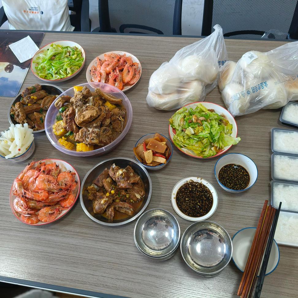 Bazen koken lunch voor iedereen!