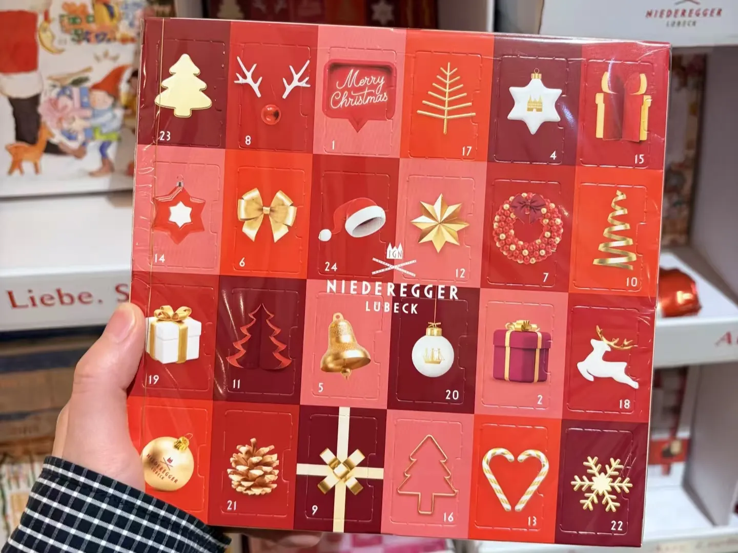 De unieke waarde van een papieren kerstcadeau in een blinde doos